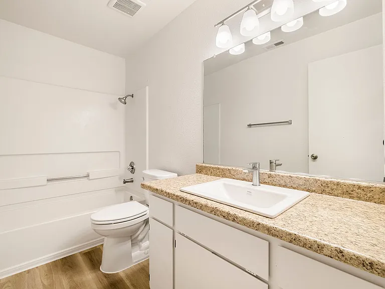 Amanda Place Apartments — Photo 76