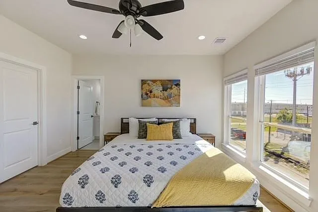1805 Brooks St — Photo 11