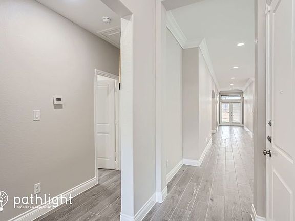 3rd image of 6326 Shadowbrook Hollow Trl