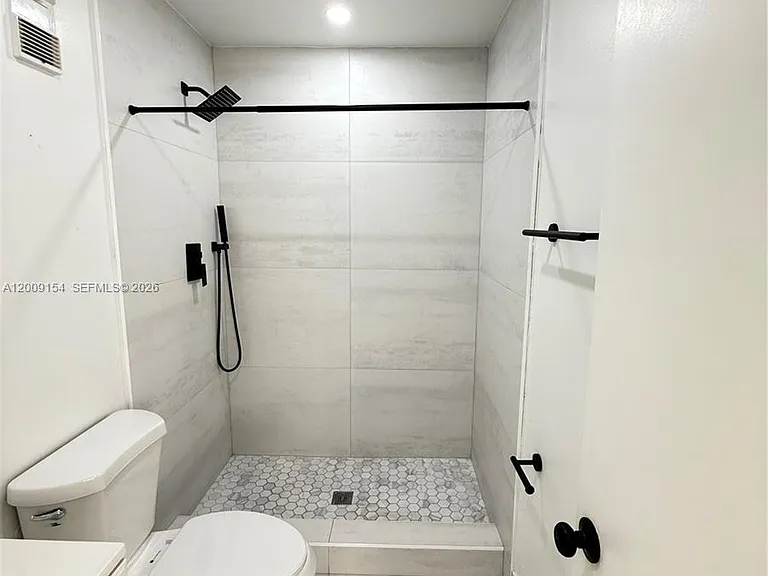 10016 Winding Lake Rd #202 — Photo 13