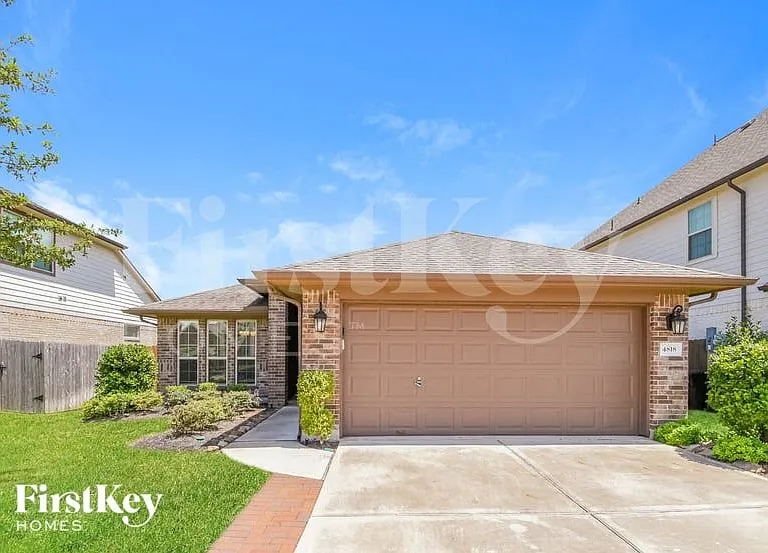 4818 La Piedra Ln — Photo 1
