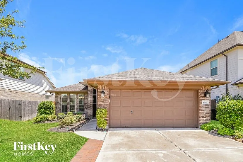 4818 La Piedra Ln