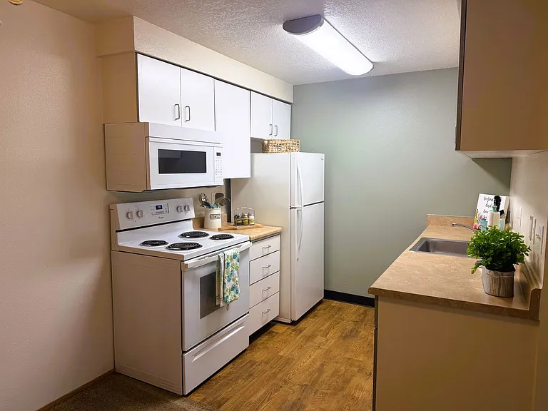 The Heights Apartments — Photo 18