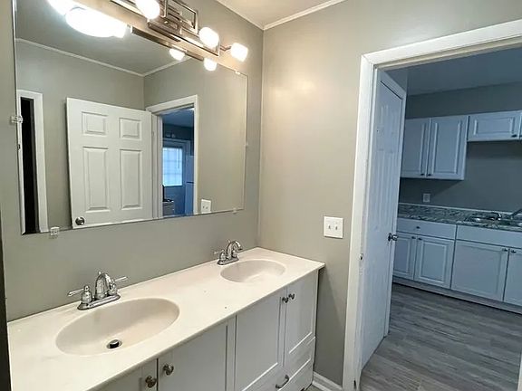 4th image of 7110 Lawn Ave #1