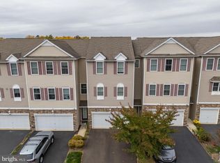 207 Saddlebrook Dr, Bensalem, PA
