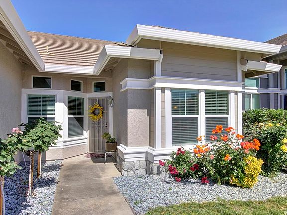 4th image of 8972 Shasta Lily Dr