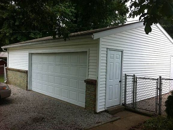 3rd image of 7322 Oaklawn Dr