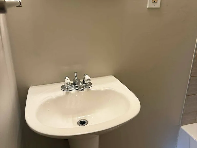 1677 Pine Ave SW — Photo 11