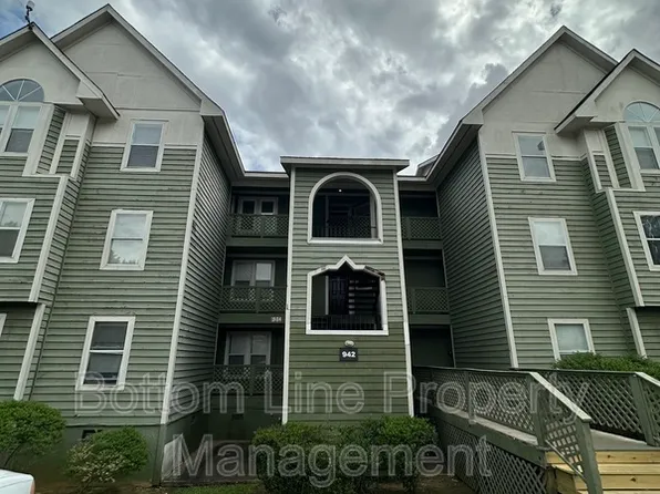 942 Stewarts Creek Dr APT 8, Fayetteville, NC 28314