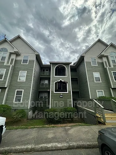 942 Stewarts Creek Dr Photo 1