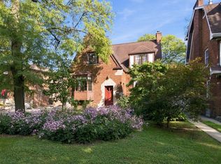 327 Selborne Rd, Riverside, IL 60546
