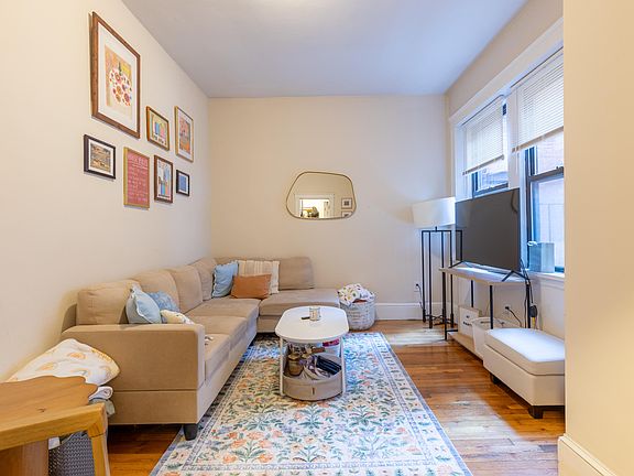 3rd image of 4 Fountain Pl APT 4
