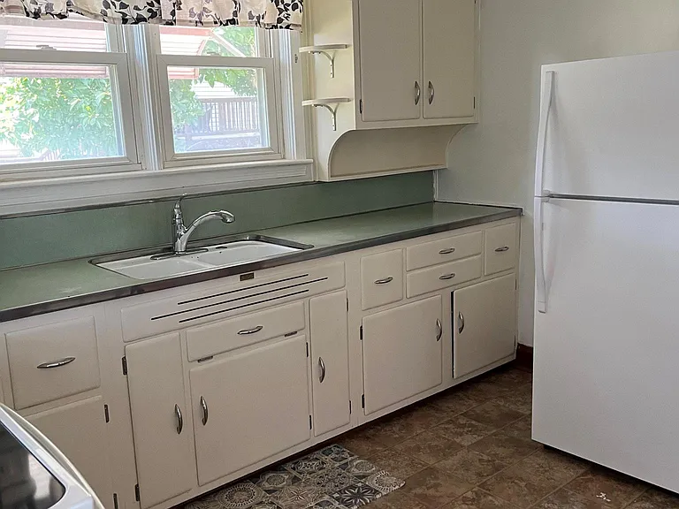 26 Kemper Ave — Photo 3