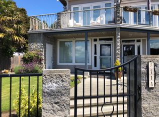 3714 Beach Dr SW APT 2, Seattle, WA 98116