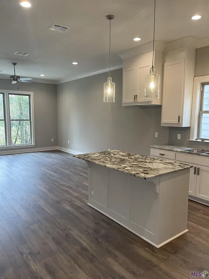 15614 Fieldside Ave — Photo 3