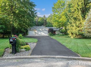 1621 Clark Ct, Greenville, MI 48838