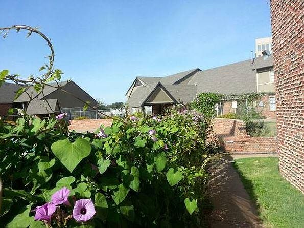 1st image of 3904 Englewood Cir