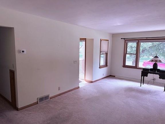 5th image of 653 Gerald Ave