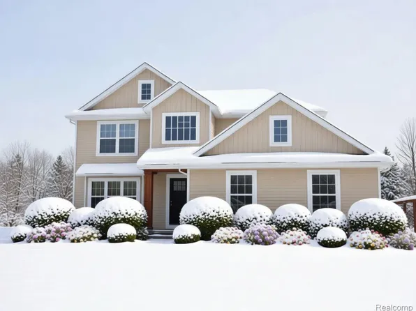 553 W Wildwood Dr, Owosso, MI 48867