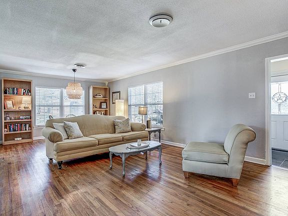 4th image of 102 Leming Dr #A