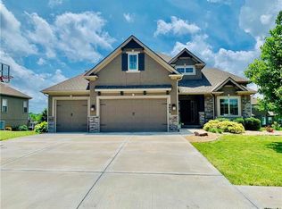 9609 NE 97th St, Kansas City, MO 64157