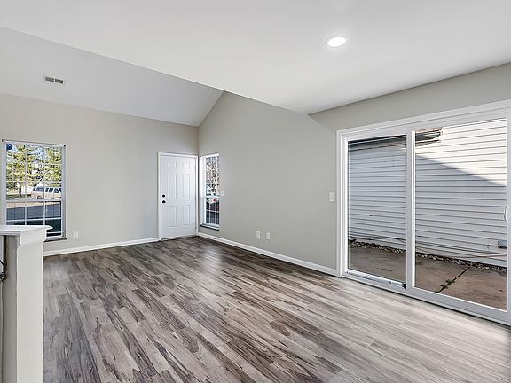 5th image of 728 Liberty Village Dr