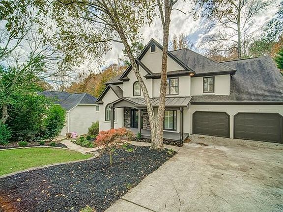 2nd image of 822 Hillcrest Ln