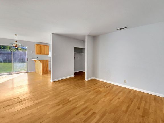 5th image of 2132 Winafred St