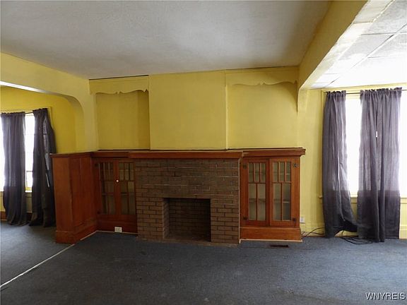 5th image of 246 Comstock Ave
