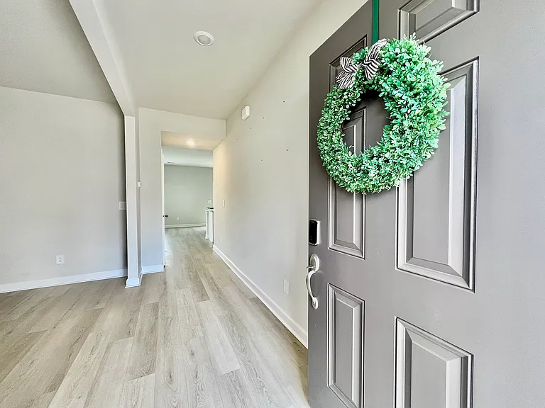 561 Cozy Bluff Rd — Photo 3