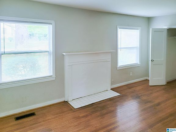 4th image of 365 Midwood Ave