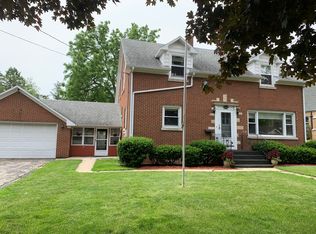 311 E Lincoln St, Mount Morris, IL 61054