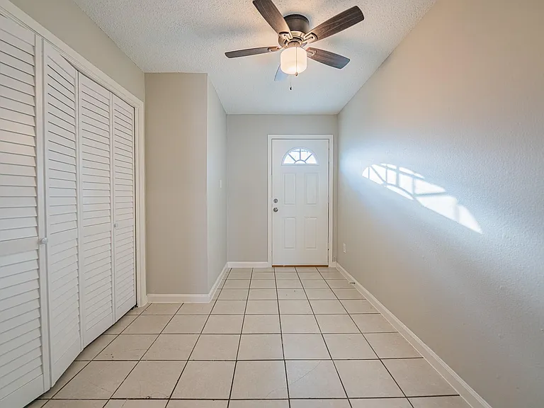 8124 Beech Cove Ln — Photo 10