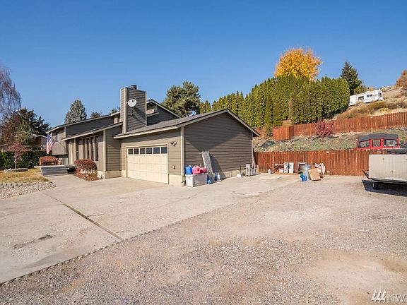 5th image of 725 Vista View Pl