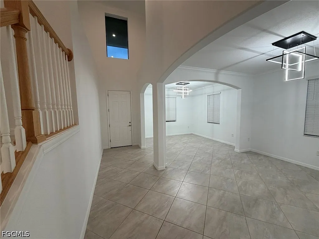 5 bed, 3.0 bath, 3343 sqft, $2,795 — Photo 2