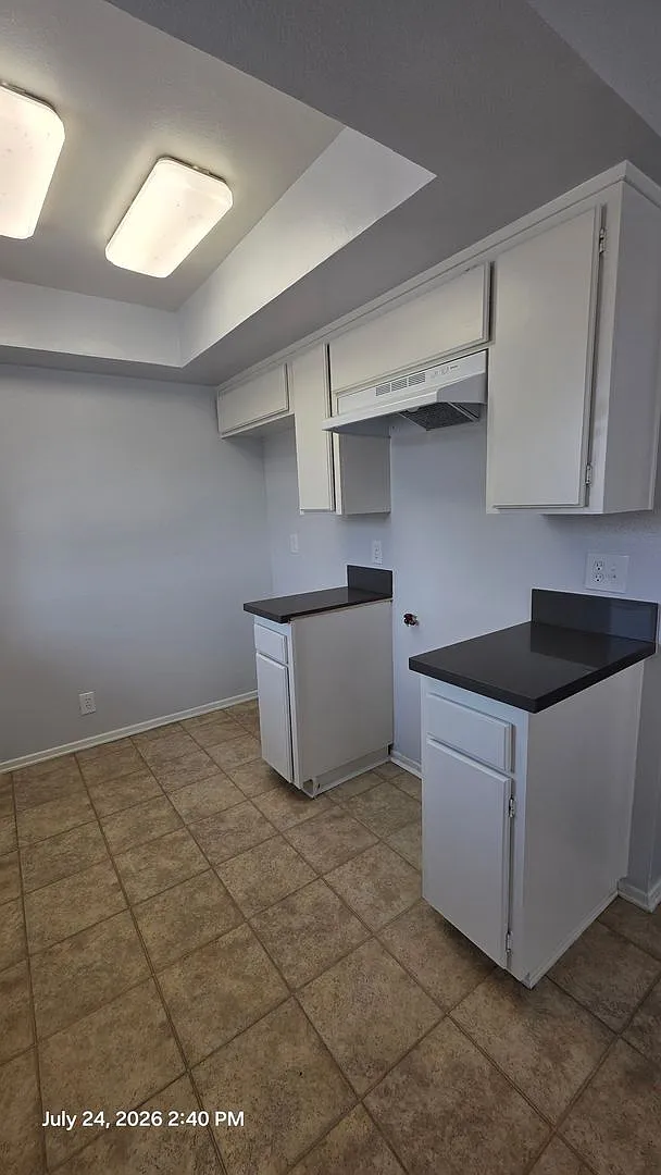 2649 Marengo — Photo 2