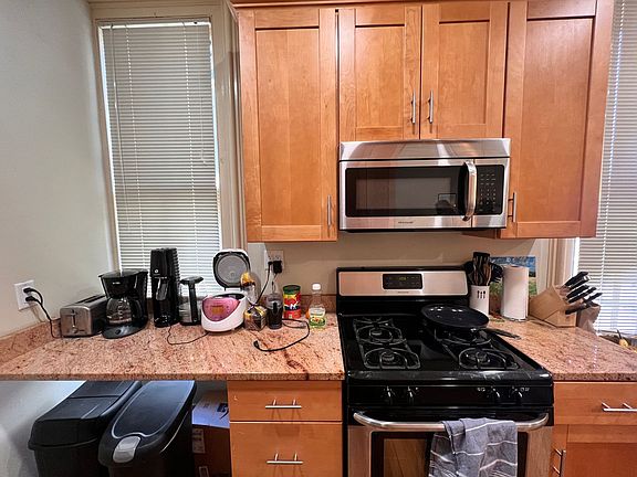 5th image of 240 Edwards St #3