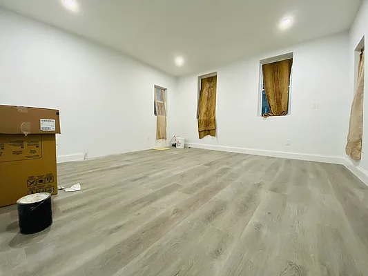 Rented by Blue Egg Realty Corp | media 6