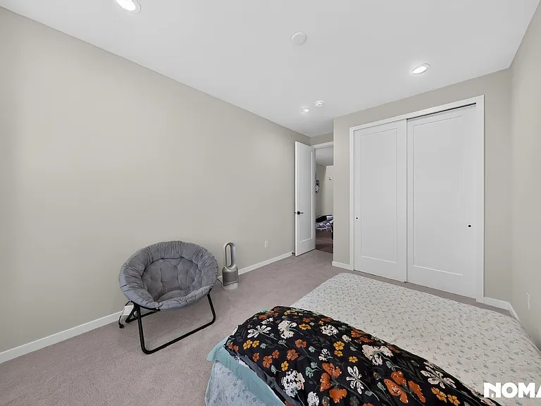 1138 E Lock Rd — Photo 11