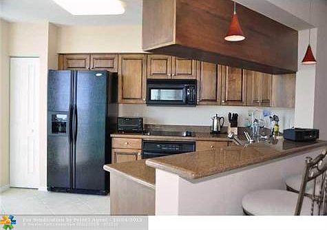 4th image of 347 N New River Dr E APT 2004