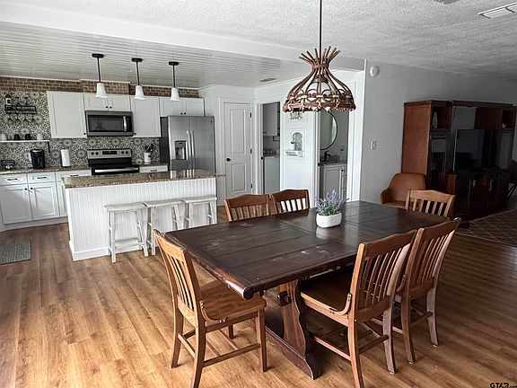 3rd image of 1833 County Road 3111