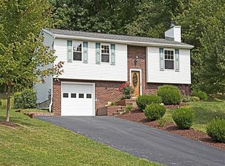 665 Huntington Dr, Cranberry Township, PA 16066