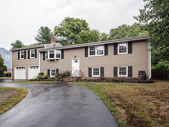 2nd image of 82 Loganberry Dr