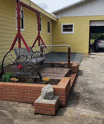 3rd image of 7825 Ramona Blvd