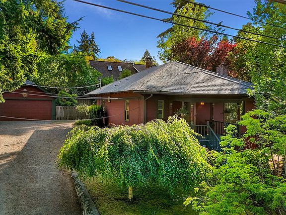 3rd image of 2106 Old Lakeway Drive