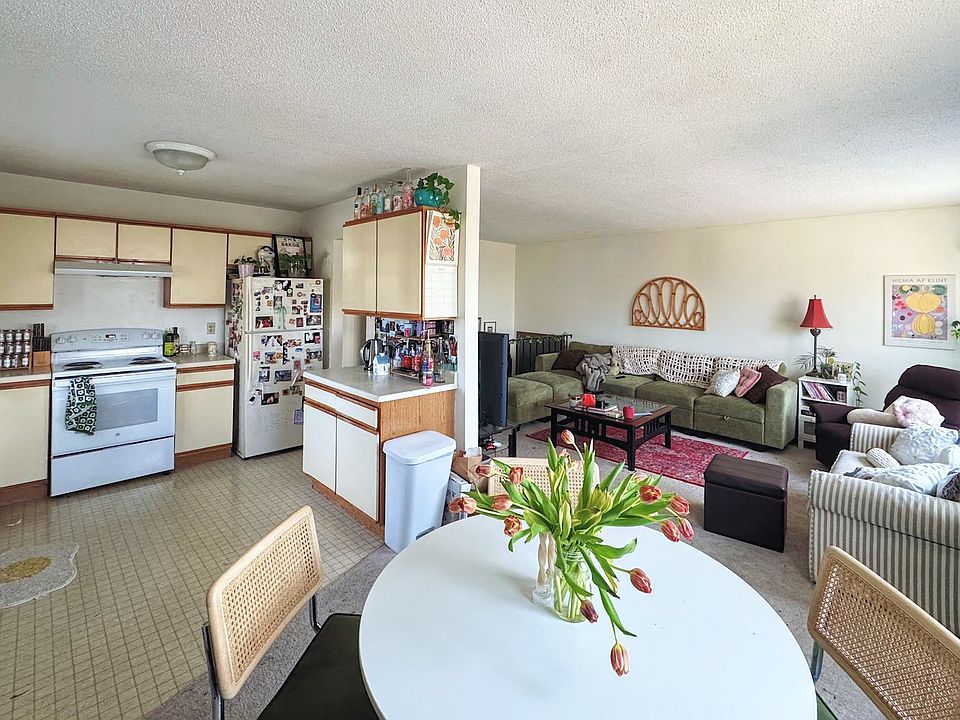 1st image of 799 Weeks Ave SE #0