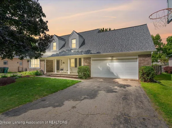 1811 Bramble Dr, East Lansing, MI 48823