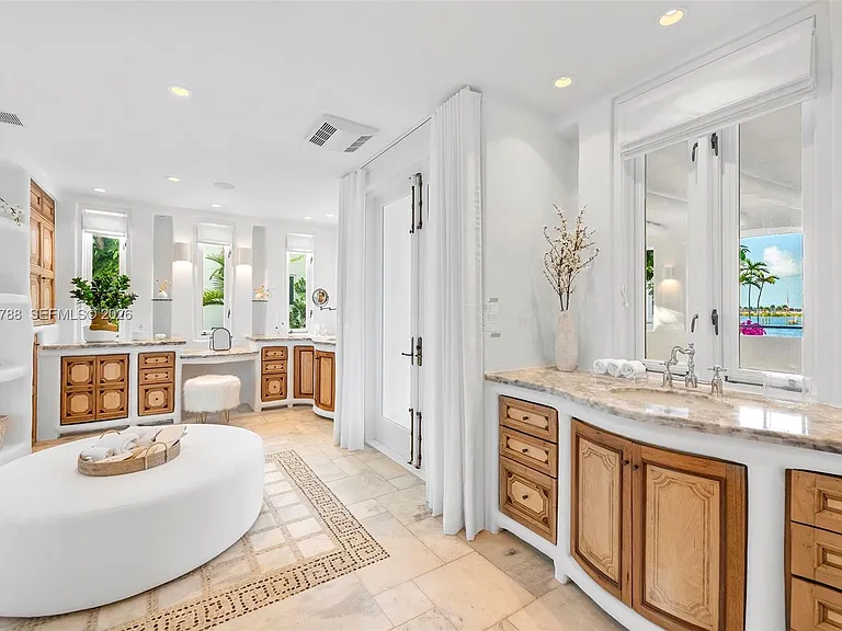 24 S Hibiscus Dr — Photo 10