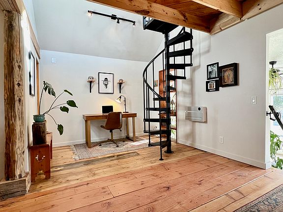5th image of 106 Mountain Valley Dr