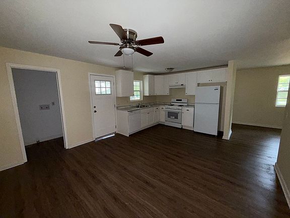 5th image of 826 Shannon Cir
